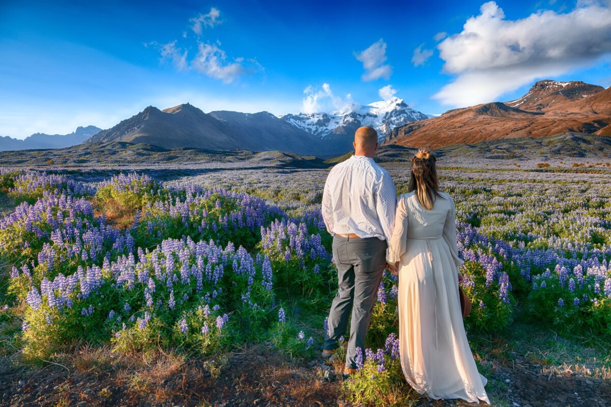 couple in beautiful natural setting in Iceland