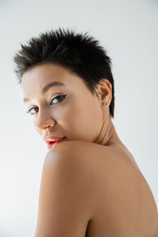 woman with short brunette hair