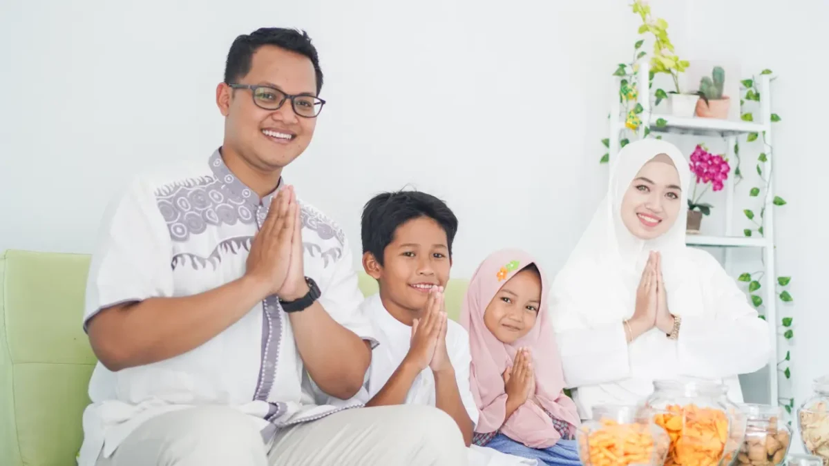 traditional Malaysian family